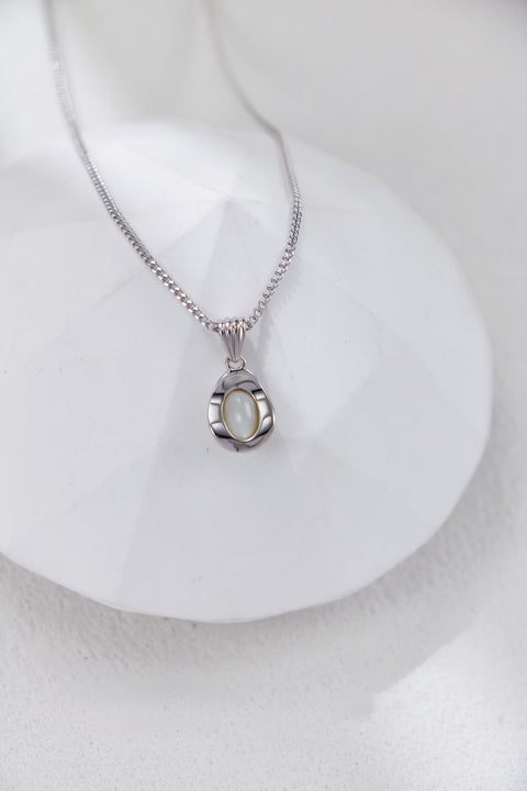 Silver White Shell Oval Necklace